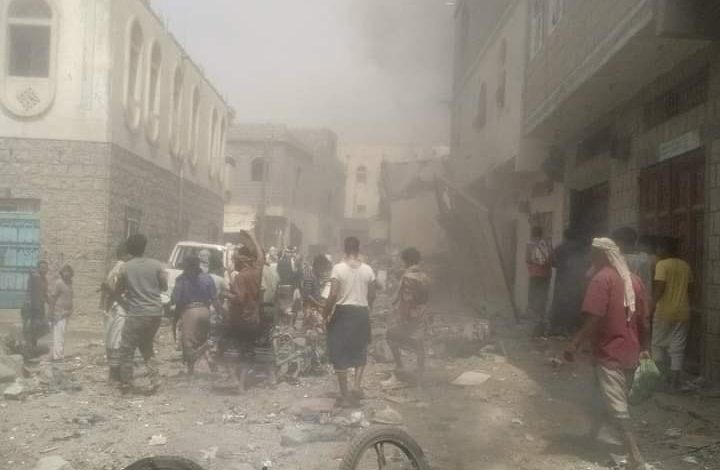 صورة عاجل.. 50 قتيل وجريح بانفجار في مخزن أسلحة بأبين