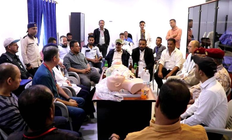 صورة إفتتاح قاعتين للتدريب والتأهيل في مستشفى محمد بن زايد الجراحي بالضالع