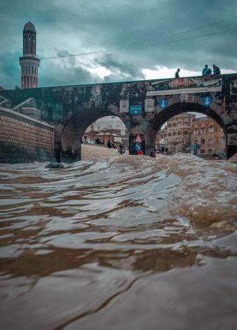 صورة الأمطار الغزيرة تتسبب بإنهيار عدة منازل بصنعاء