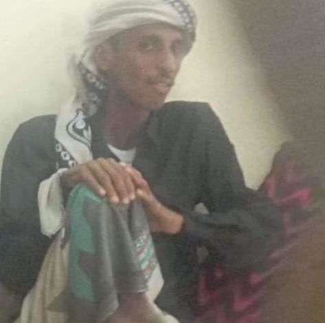 صورة مواطن من ابناء شبوة يعود إلى منزله بعد إنقطاع 12 عام في سجن سري بصعدة