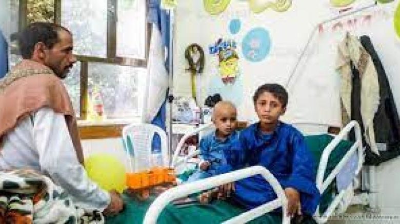 صورة مطالبات بمحاكمة وزير صحة مليشيا الحوثي بعد وفاة عشرات الاطفال من مرضى السرطان في صنعاء