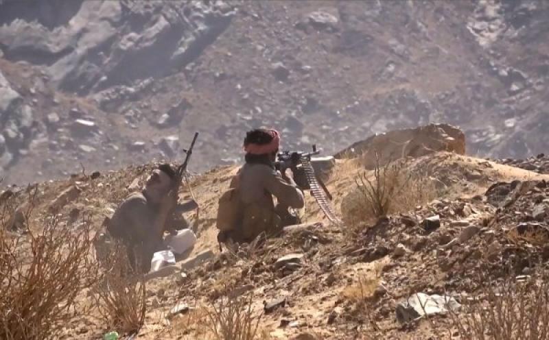 المليشيا الحوثية تدفع بتعزيزات عسكرية من ذمار إلى جبهات القتال المشتعلة في كرش