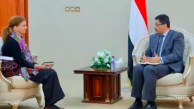 صورة الحكومة تبحث مع الامم المتحدة نقل مقر البعثة الأممية من الحديدة