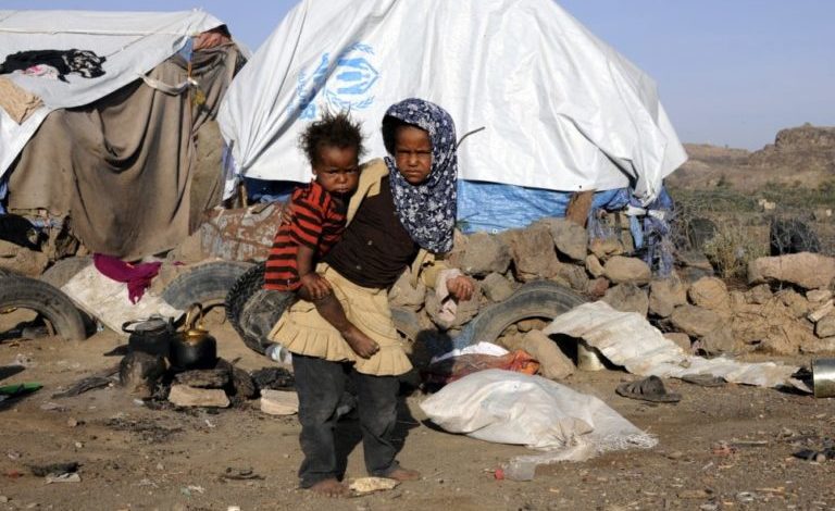 صورة تعز: استحداث تحصينات حوثية في البرح واستهداف النازحين في الحناية