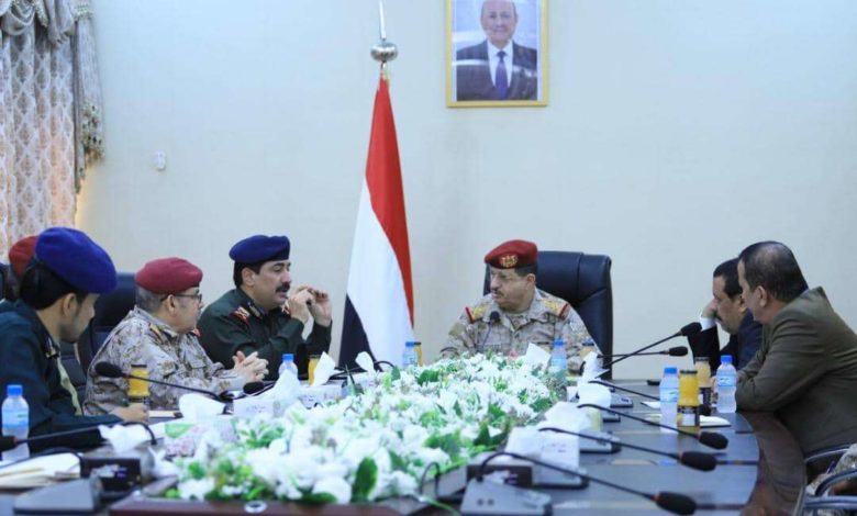 صورة اجتماع للجنة الأمنية في عدن