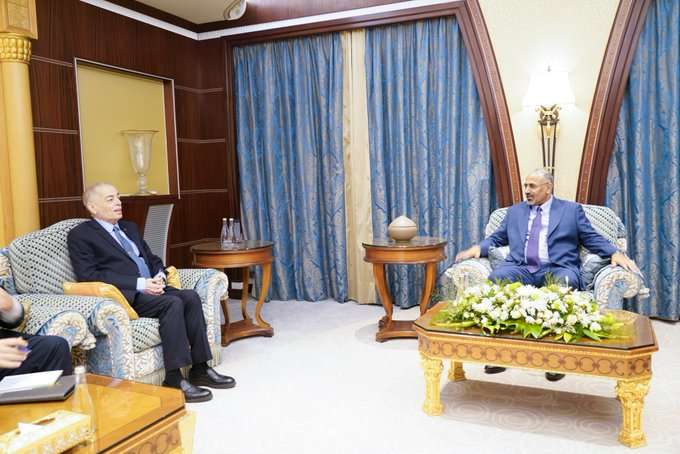 صورة الزُبيدي يستقبل سفير الأردن لدى المملكة العربية السعودية