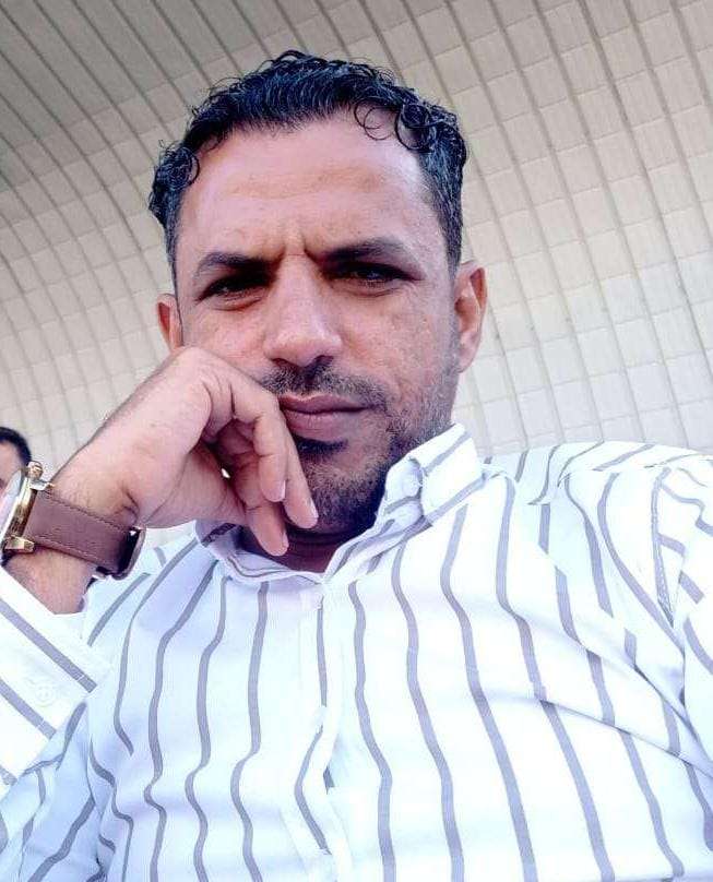 عدن.. مسلح يطلق النار على الصحفي عبدالله جاحب ويصيبه بجراح بالغة