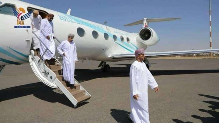 صورة الوفد العماني يغادر صنعاء بعد التوافق على 3 مقترحات