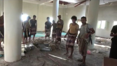 صورة إبطال مفعول 4 عبوات ناسفة زرعها الحوثيون في مسجد غرب حيس(صورة)