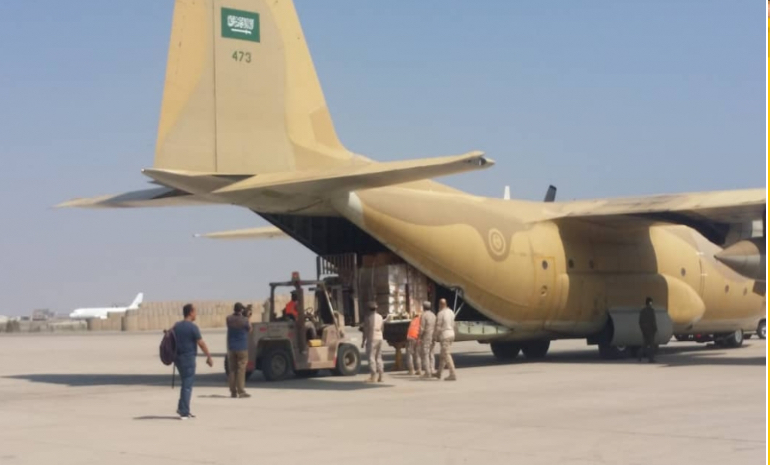 صورة شحنة أدويه تصل مطار عدن مقدمة من هذه الدولة
