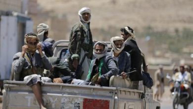 صورة الحوثيون يهاجمون مواقع الجيش في التبة السوداء بتعز