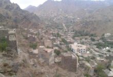 صورة مقتل 5 نساء إثر قصف شنته جماعة الحوثي على إحدى البلدات في تعز