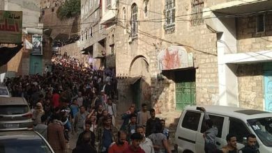 صورة الحوثيون ينقلون 10 مختطفين من أبناء إب إلى صنعاء