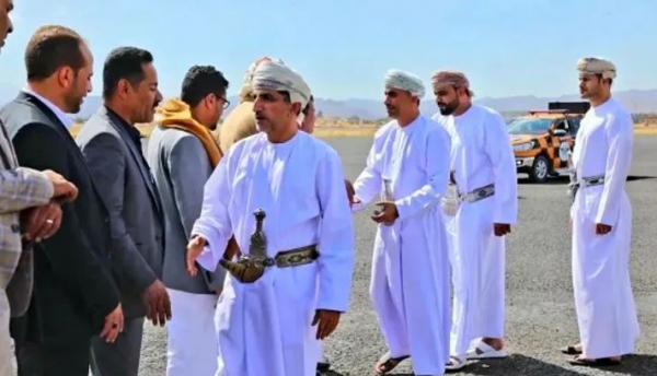 صورة “الحوثي” تعلن مغادرة وفدها المفاوض إلى العاصمة الرياض