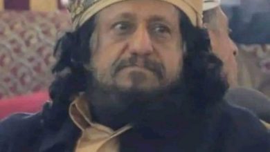 صورة رئيس نادي المعلمين يغادر المعتقل الحوثي بعد 6 أشهر من إختطافه 