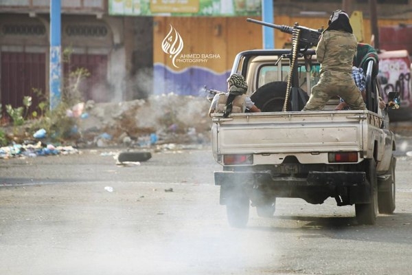 صورة تعز.. مواجهات ضارية بين الجيش والحوثيين في عصيفرة