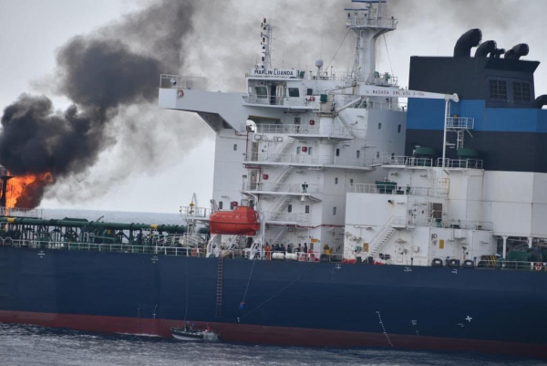 صورة تعرض سفينة تجارية لإطلاق نار من زورق قرب اليمن