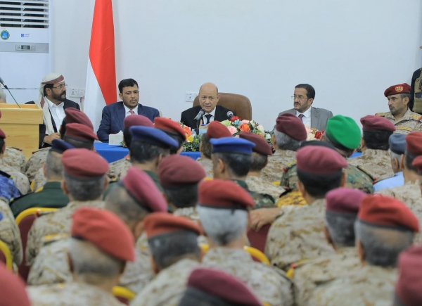 صورة رئيس مجلس القيادة: جماعة الحوثي أثبتت أنها ليست شريكاً جاداً لصنع السلام