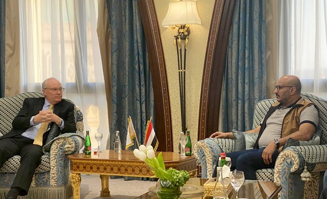 طارق صالح يبحث مع المبعوث الأمريكي الهدنة في اليمن ومشاورات الرياض