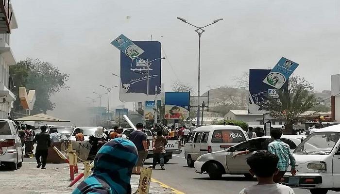 صورة تفاصيل جديدة عن التفجير الإرهابي في عدن ومصادر تكشف حقيقة وجود شلال شائع وماذا قالت الحكومة؟