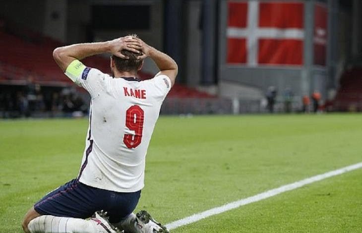 صورة إنكلترا تتبع خُطى الديوك وتستسلم أمام الصليبيين