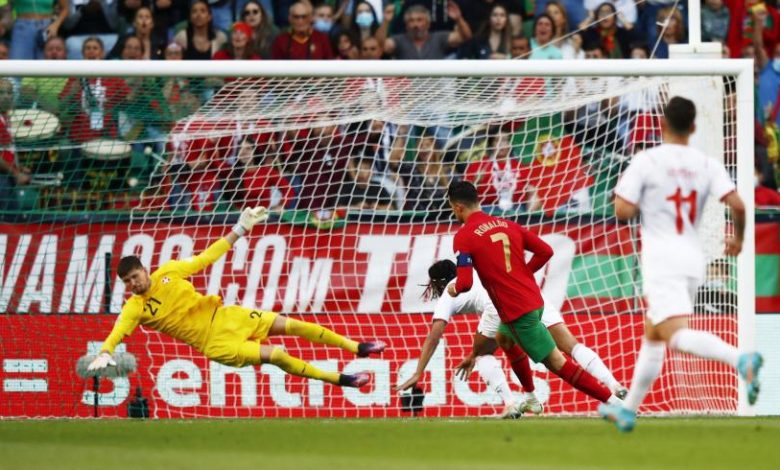 صورة الملّاحون بقيادة الدون يستقبلون لا ناتي سويسرا بقساوة