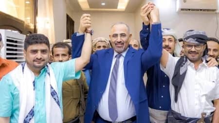 أبرز ماجاء في لقاء الزبيدي بمدير أمن أبين وجلسة إنهاء الانقسام وحالة التباين