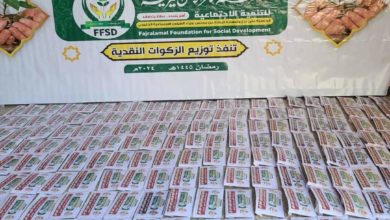 صورة بدعم من فاعلي خير.. “فجر الأمل” توزع 40 مليون ريال و270 سلة غذائية في تعز