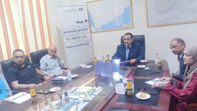 صورة وكيل أول وزارة الكهرباء يلتقي القائم باعمال السفير الهندي في اليمن ويناقش معه مجالات التعاون في قطاع الطاقة