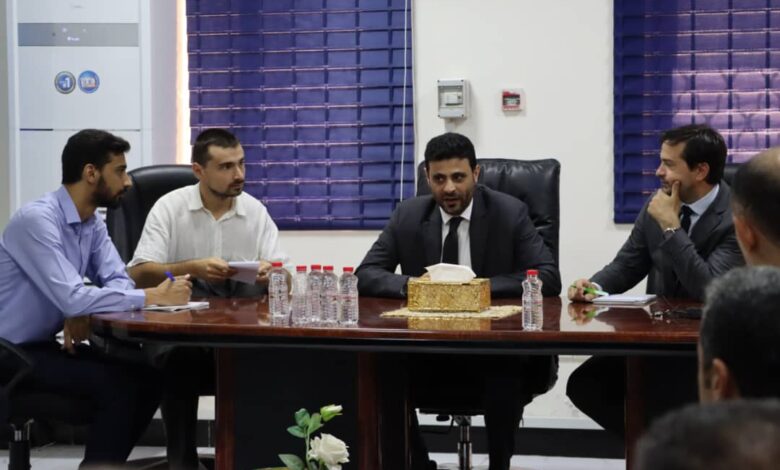 صورة الهمداني يبحث مع وفد فرنسي التحديات التي تواجه أنشطة القطاع الخاص في السوقين الأوروبي والفرنسي