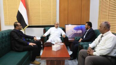 صورة عضو مجلس القيادة الرئاسي يبحث مع قيادة كاك بنك توسيع الشراكة لدعم التنمية والاستثمار