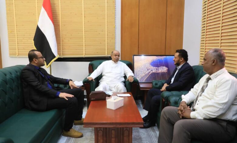 صورة عضو مجلس القيادة الرئاسي يبحث مع قيادة كاك بنك توسيع الشراكة لدعم التنمية والاستثمار