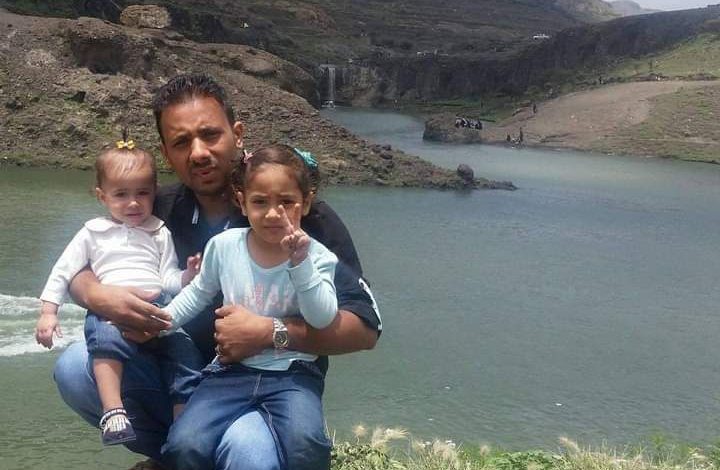 صورة وفاة شخص وطفلتيه وشقيقه غرقاً في أحد سواحل عدن