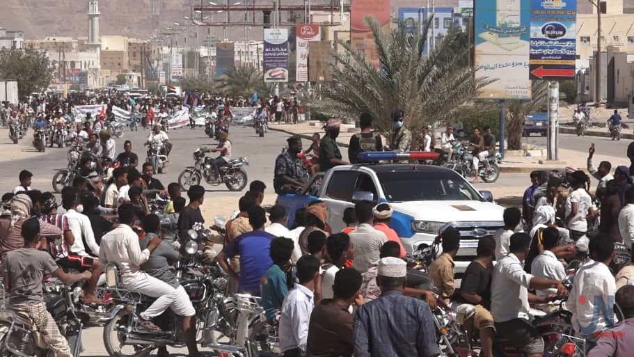 أول رد للمجلس الانتقالي الجنوبي بعد اعتداء قوات الأحمر على تظاهرة سيئون “تفاصيل”