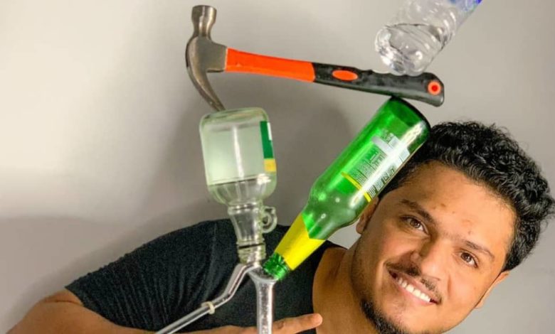 صورة أول عربي يدخل موسوعة غينيس.. شاب يمني: أنا ملك التوازن ولا ينافسني سوى 10 في العالم