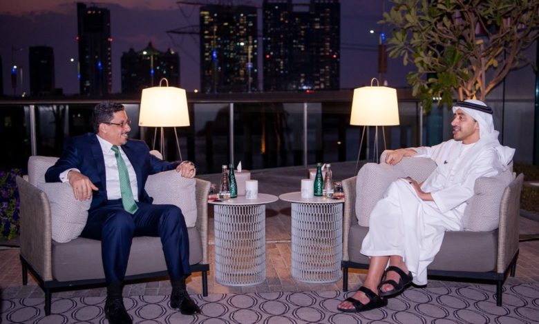 صورة بن زايد يقدَّر دور السعودية في اتفاق الرياض وبن مبارك يشكو له التصعيد الحوثي في مأرب