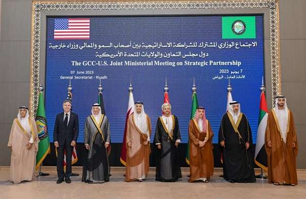 صورة بيان خليجي-امريكي يؤكد دعمه لمجلس القيادة الرئاسي وسيادة اليمن ووحدته وسلامة اراضيه