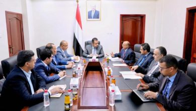صورة الحكومة اليمنية تعلن عن برنامج مزمن لتنفيذ شروط الوديعة السعودية الإماراتية