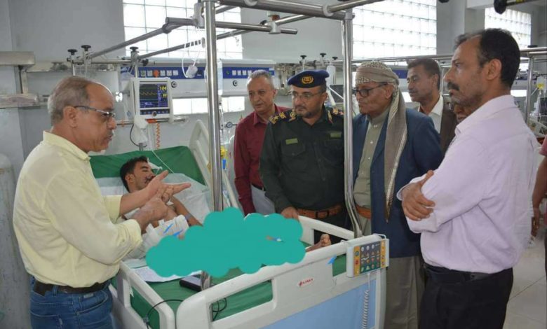 صورة محافظ تعز يصدر توجيهاته بشأن مصابي حادثة مهرجان العيد