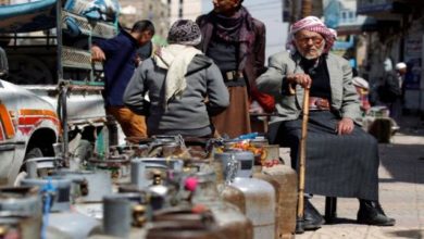 صورة الحطب ملاذ اليمنيين مع اشتداد أزمة الغاز المنزلي