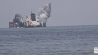 صورة جماعة الحوثي تعلن استهداف سفينة إسرائيلية بميناء حيفا والكيان يرد