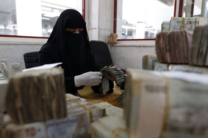 اقتصاد الحرب شريان يغذي الصراع في اليمن ويرسم خارطة الاصطفاف