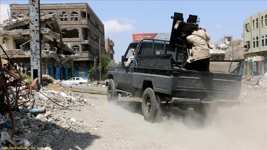 الحكومة اليمنية ما يحدث في تعز الان جريمة حرب تستدعي تدخلاً دولياً
