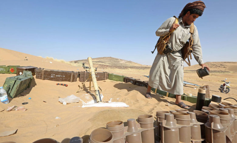 صورة الحوثيون يستخدمون أسلوب الأمواج البشرية لإرهاق القوات المدافعة عن مأرب “تكتيك إيراني استخدم سابقا في العراق”