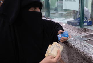 صورة ارتفاع جديد لأسعار العملات الأجنبية والعربية أمام الريال اليمني في شركات الصرافة