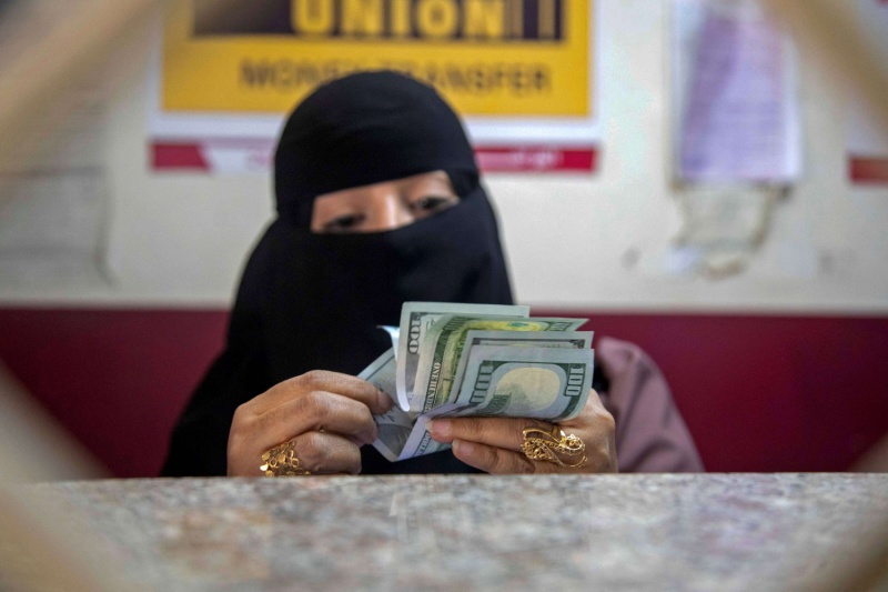 أسعار صرف الريال اليمني مقابل العملات الاجنبية صباح اليوم في صنعاء وعدن وحضرموت