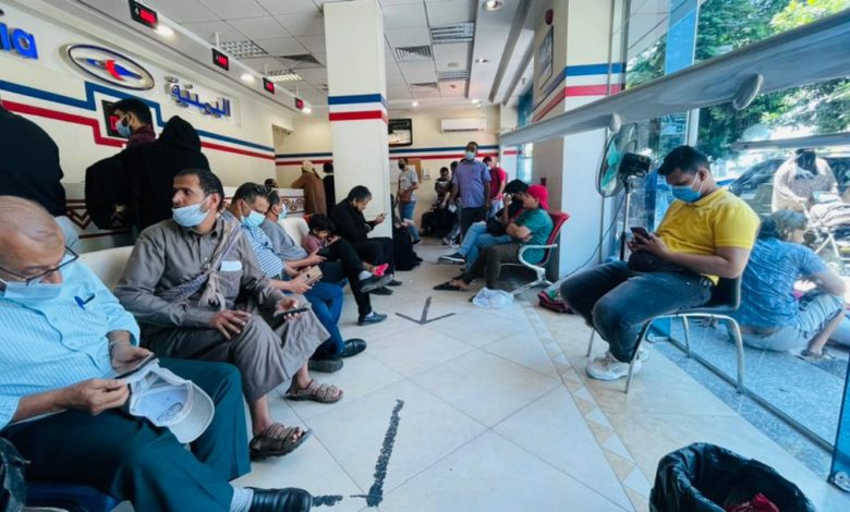 صورة المسافرون والمرضى اليمنيون في مصر.. نصب واحتيال ومعاناة متصاعدة وتورط معيب للسفارة والقنصلية “فيديو”