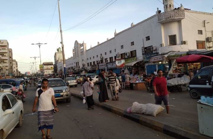 صورة عدن … العثور على جثة شاب مقتولا وعليها اثار طلقات نارية في الشيخ عثمان