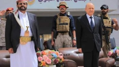 صورة الرئيس العليمي يتوعد بتحرير المحافظات الخاضعة للحوثيين