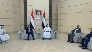 صورة رئيس مجلس القيادة الرئاسي يصل ابوظبي
